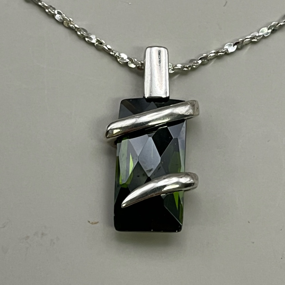 Sleek Olive Green and Sterling Silver Geometric Necklace